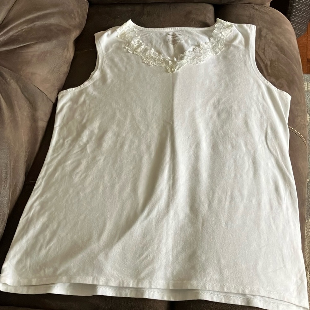 Tank with lace neckline